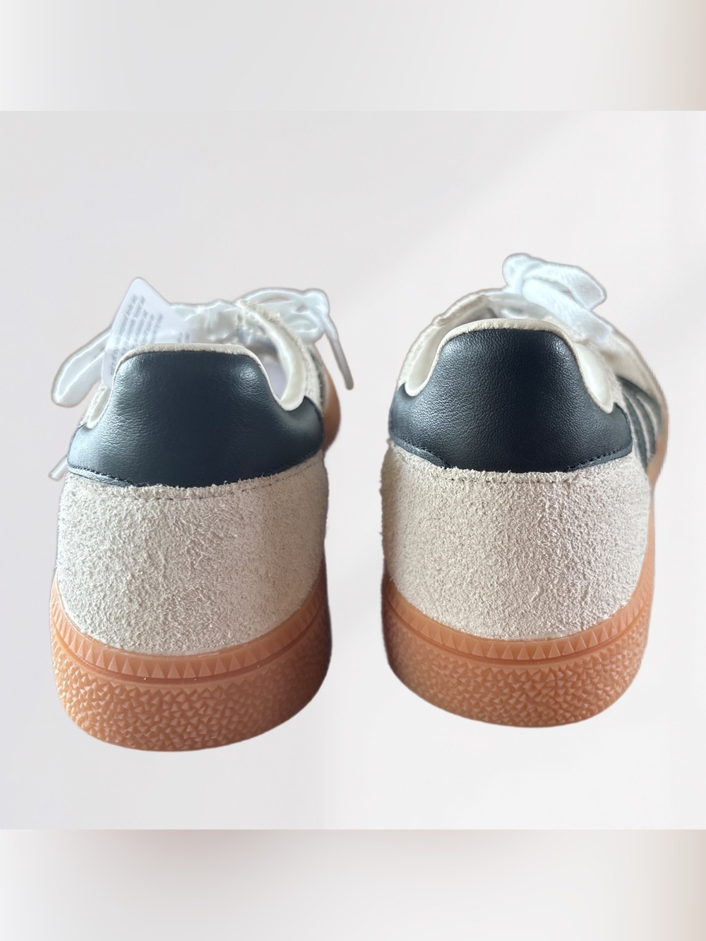 adidas Spezial Suede Sneaker in Off-White and Black with Gum Sole Size 7.5 - Picture 5 of 7